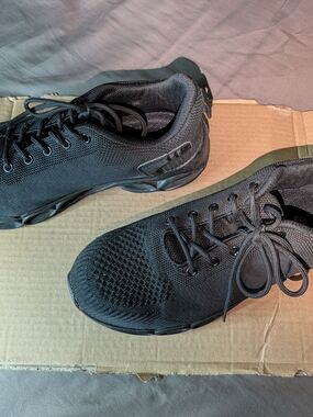 Men Lightweight Safety Shoes (sneakers)